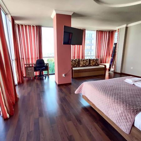 Micromegas Apartments チェルニウツィー エクステリア 写真