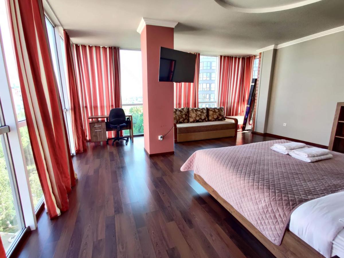 Micromegas Apartments チェルニウツィー エクステリア 写真